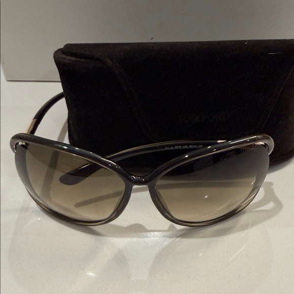 Tom Ford Olive Green Gradient Lens Sunglasses - Picture 7 of 7